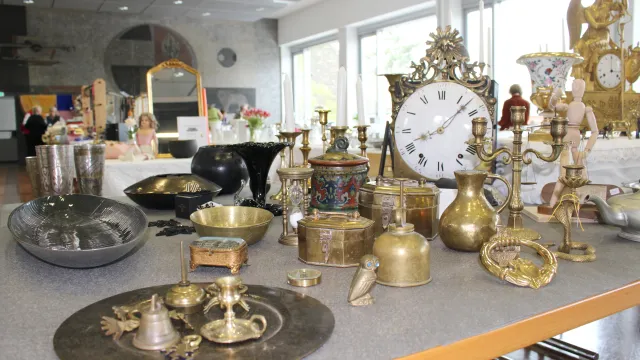 Flohmarkt (Foto: Archiv KG Küsnacht) Flohmarkt (Foto: Archiv KG Küsnacht)