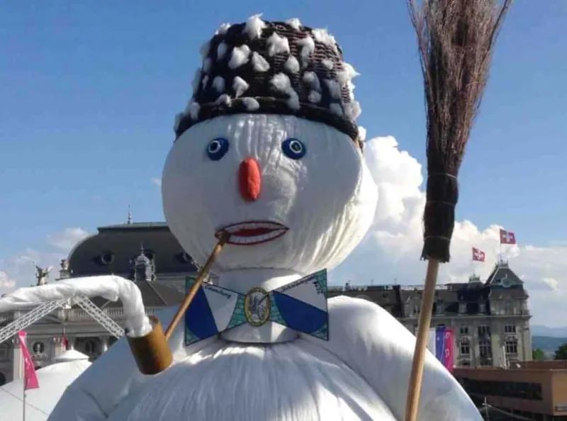 Sechseläuten (Foto: newinzurich.com) Sechseläuten (Foto: newinzurich.com)