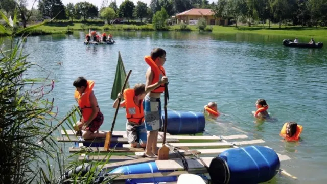 Flossbau (Foto: Archiv KG Küsnacht) Flossbau (Foto: Archiv KG Küsnacht)
